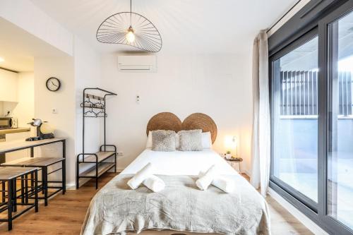 San Sebastian de los Reyes Apartamento | Elegant Studio with Private Terrace by RentitUP