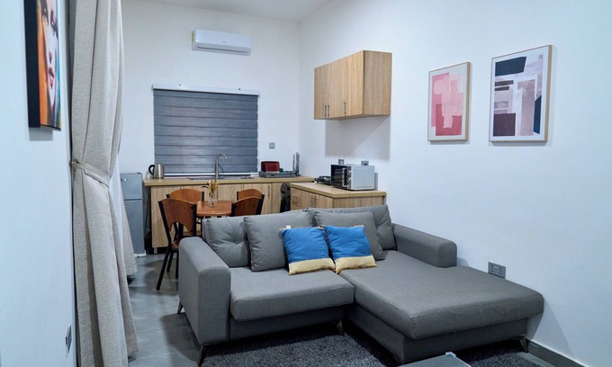 Madina Apartamento | Elegant 1- Bed Urban Retreat