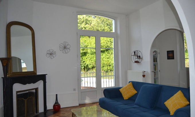 Aix-les-Bains City Center Casa | Elegant 110 m'apartment in a townhouse 400m from the city center of Aix