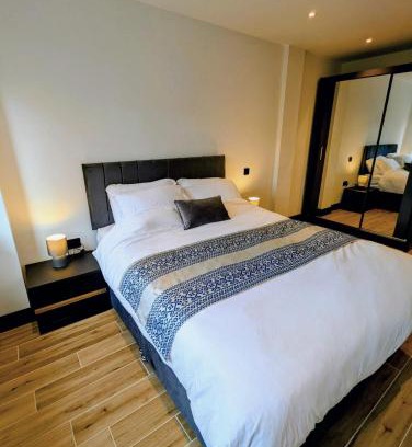 North Finchley Apartamento | Elegant 2 bed flat with balcony in London