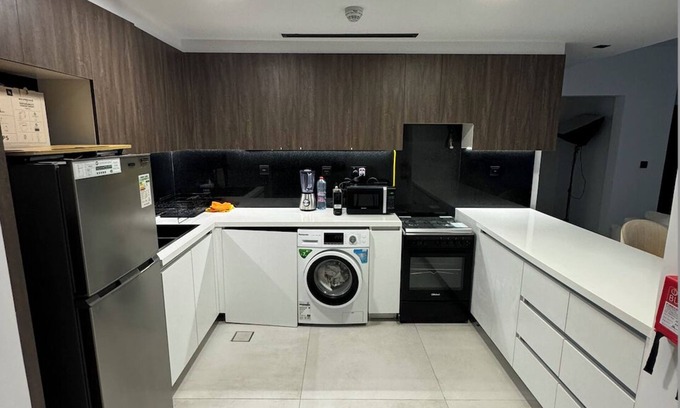 Bur Dubai Apartamento | Elegant 2-Bedroom, 2-Bath Luxury Apartment in the Heart of Je VC