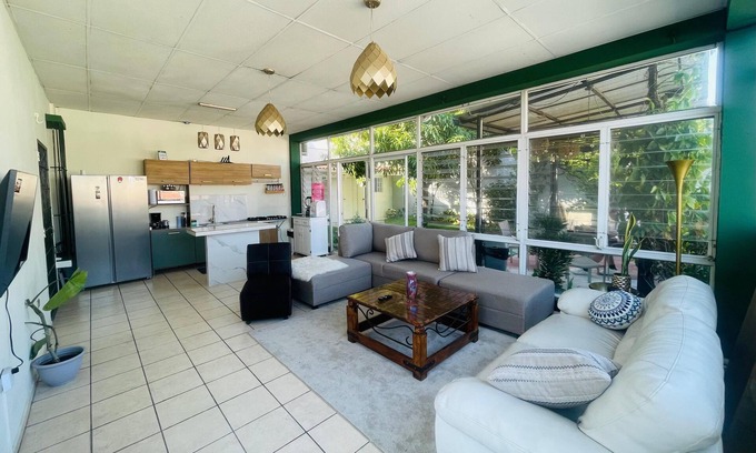 San Salvador Casa | Elegant 2 Bedroom Apartment in Upscale Escalon