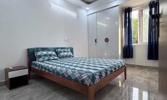 New Delhi Apartamento | Elegant 2 BHK fully furnished Flat