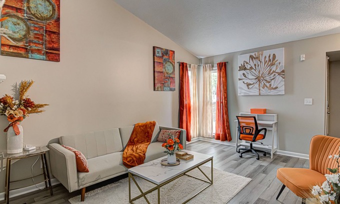 Winston - Salem Condominio | Elegant 2Bed1B Condo in quiet neighborhood near WFU, UNSA, Hospitals.