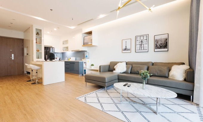 Ngoc Khanh Apartamento | Elegant 2BR Metropolis – Fully Equipped, Great Location!