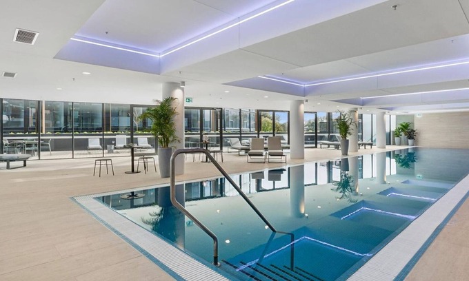 Phillip Apartamento | Elegant 2BR Stay with Gym, Cinema & Pool in ACT