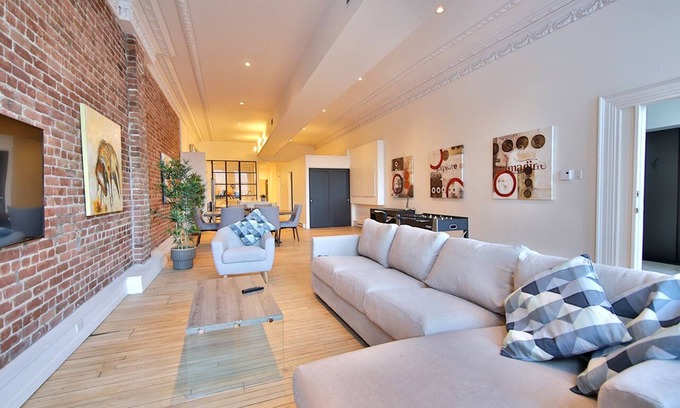 Old Montreal Condominio | Elegant 3-bedroom Condo ✭ Old Montreal ✭ Private Terrace