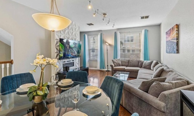 Florida Central Atlantic Coast Apartamento | Elegant 3-Bedroom Townhome at Vista Cay