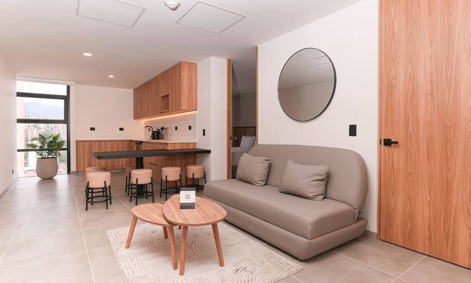 San Diego Apartamento | Elegant 3BR w/Jacuzzi - Work-Friendly in Poblado