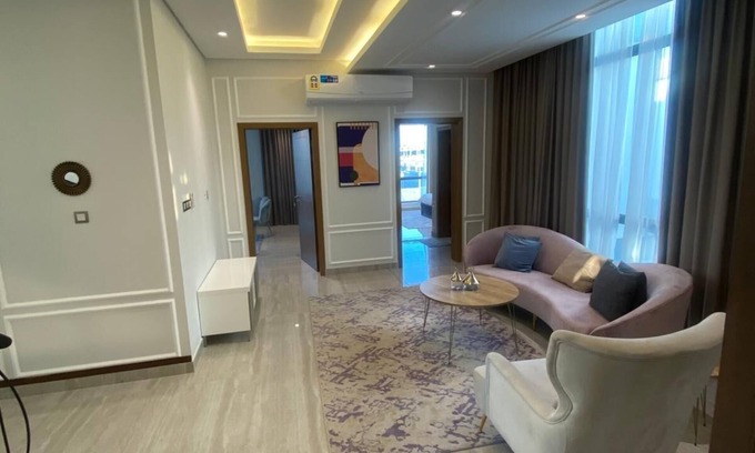 Budaiya Casa | Elegant 4 Bedroom Bungalow with all inside amenities.Good for 10 family members
