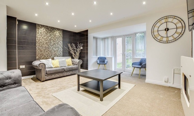 Bolton Casa | Elegant 4 Bedroom House - Sleeps 10