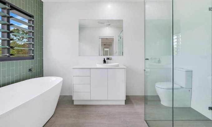 Humpty Doo Casa | Elegant 4 Bedroom Humpty Doo Getaway- Sleeps 12