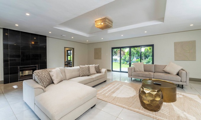 Harare East Casa | Elegant 5-Bedroom Guest House