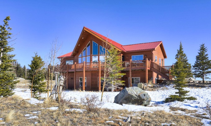 Alma Cabina | Elite Mountain Estate w/Hot Tub, Game Room & Private Acres