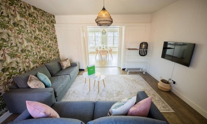 Binnenstad Apartamento | Elegant 75m² Two-Bedroom Apartment (SD-23-G)