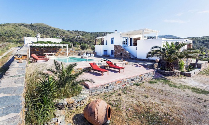 Kea Villa | Elegante y encantadora Villa Petra & Thea con piscina y excelentes vistas al mar.