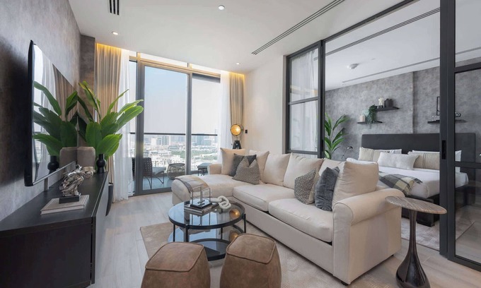 Jumeirah Village Triangle Apartamento | Elegant and Cozy 1-Bedroom Apartment with Balcony Views in JVT