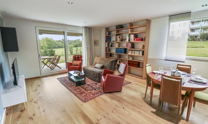Villars-sur-Glane Apartamento | Elegant apartment with private terrace