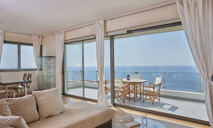 Saronida Apartamento | Elegante apartamento con impresionantes vistas al mar