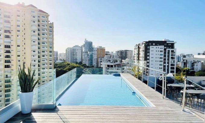 Downtown Santo Domingo Apartamento | Elegant apartment with pool and gym