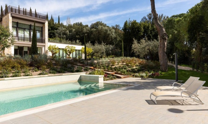 Perugia Apartamento | Umbrian Retreat: Elegant Apartment with Pool