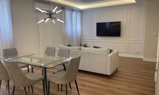 Golden Triangle of Art Apartamento | Elegant apartment in Atocha 2 Bedrooms 2 Bathrooms