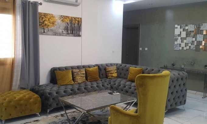 Dakar Apartamento | Elegant Apartment in Ouakam, with 24/7 Security & Pool, with underground parking