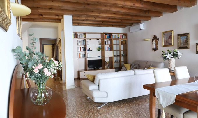 Historic Centre Apartamento | Apartamento exclusivo de lujo en el corazón de Padua con vista a la Piazza Delle Erbe