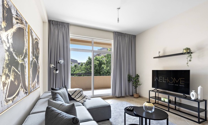 Motor City Apartamento | Elegant Apartment Retreat at Widcombe House 3