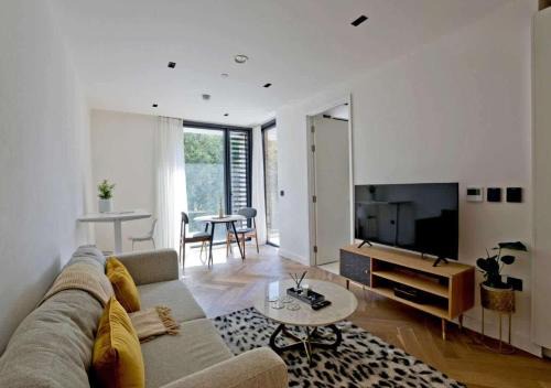 Earl's Court Apartamento | Elegant Apartments Kensington with Private Balcony