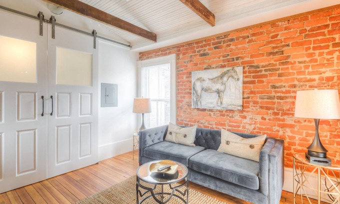 Belmont Apartamento | Elegant Apt | Dtwn Belmont close to Hospital