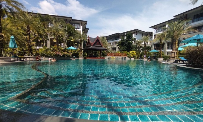 Sa Khu Apartamento | Elegant Beachfront Oasis: 235sqm Luxury Apartment at Pearl of Naithon