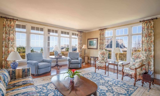 West Chatham Casa | Elegant Chatham Home, steps to private association on Hardings Beach, Dog Friend