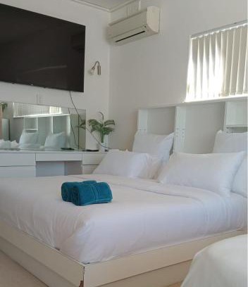 Bellville Casa | Elegant City Guest House