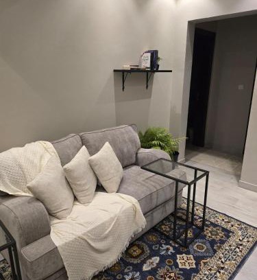Al-Hamra'a Apartamento | Elegant & Comfortable Stay Near the Airport