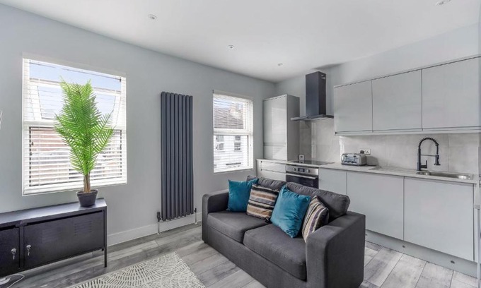 Selhurst Apartamento | Elegant Croydon Apartment - Central location - Easy access to London Bridge and Gatwick Airport