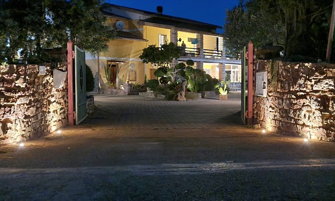 Santa Maria La Palma Casa | Elegant deluxe cottage close to beaches