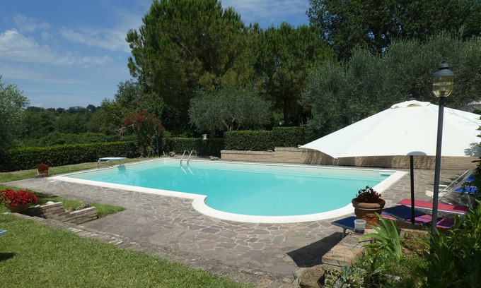 Fano Casa | Elegante casa unifamiliar en el campo con una piscina de olivos, cerca del mar