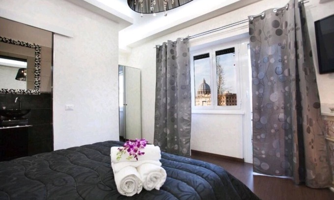 Quartiere XIII Aurelio Condominio | Elegant Double Room with Balcony and Dome View