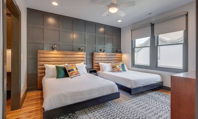 Greenwood Casa | Elegant East Nashville Townhouse Retreat