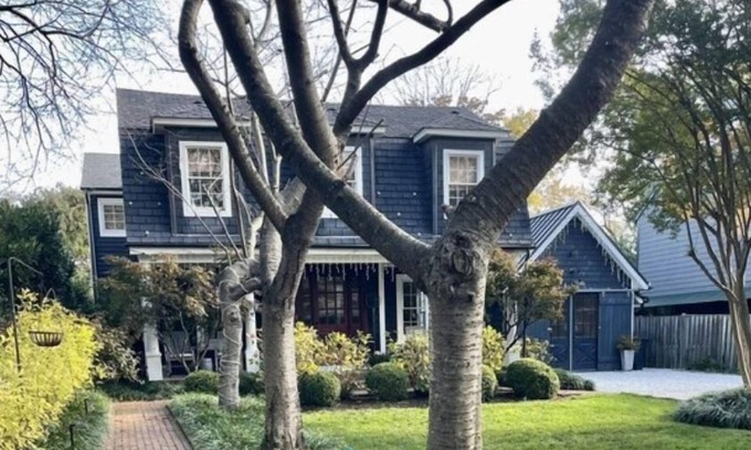 Eastport Casa | Elegant Eastport Entertaining Dream House