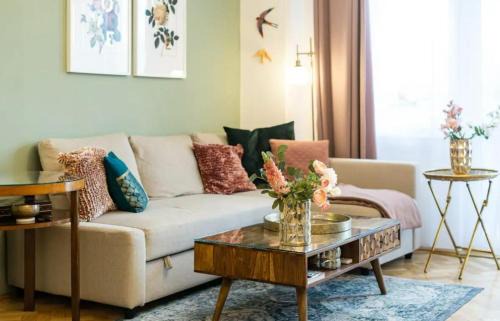 Budavar Apartamento | Elegant Escape by Buda Castle for Pleasure Seekers