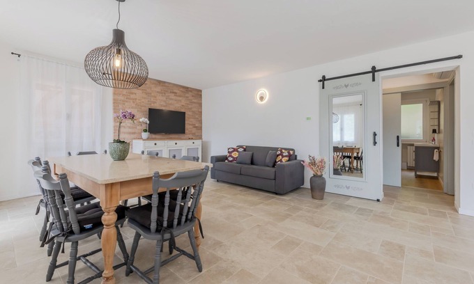 Teolo Apartamento | Elegant Euganean Hills apartment with garden view