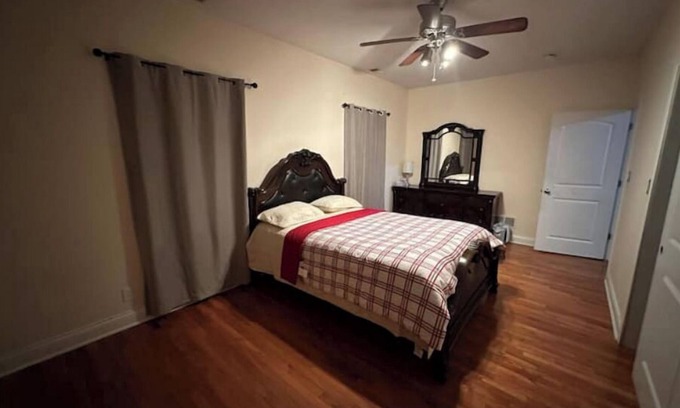 Westmont Casa | Elegant Getaway near Oakbrook Mall 20 min dtwn CHI