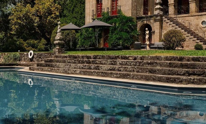 Bico Casa | Elegant Historical Riverside Manor