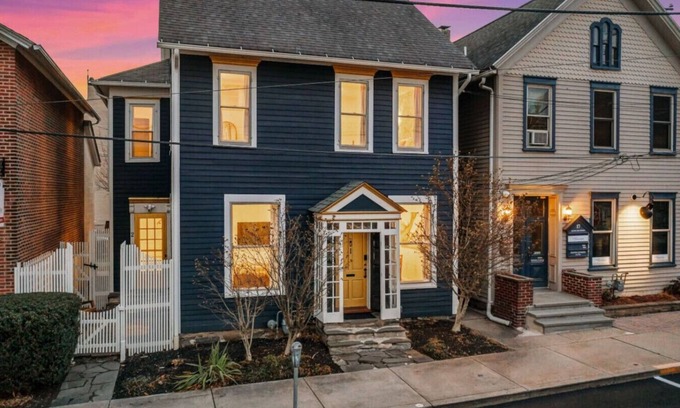 Stroudsburg Apartamento | Elegant Historic Home in Downtown Stroudsburg