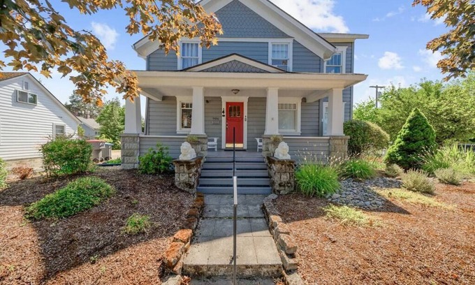McMinnville Casa | Elegant, historic gem in heart of wine country.