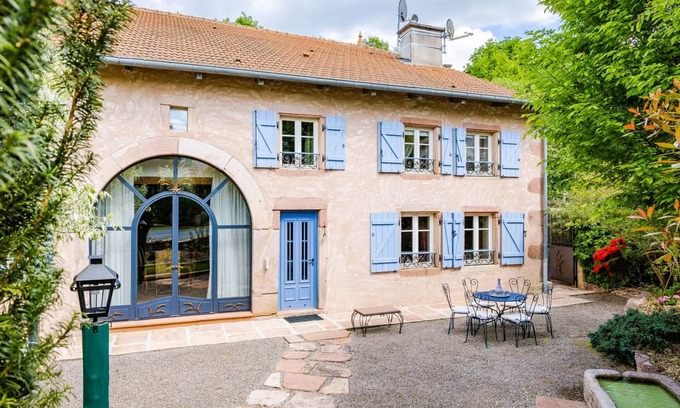 Mesnil Sous Les Cotes Otro | Elegant Historical Farmhouse in France