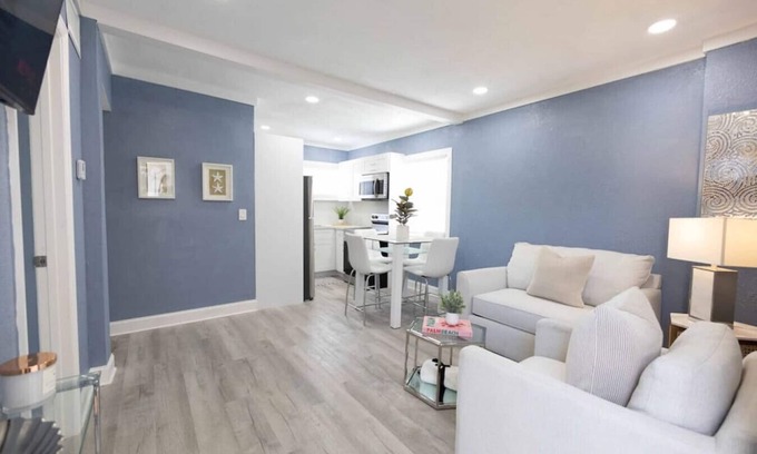 Southwest Apartamento | Elegant Home in Antique Row - WPB