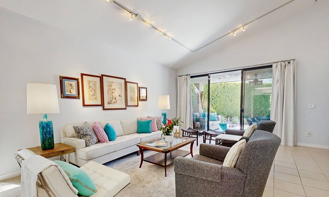 Palm Springs Casa | Elegant home w/sparkling pool/spa, bbq grill - community tennis courts